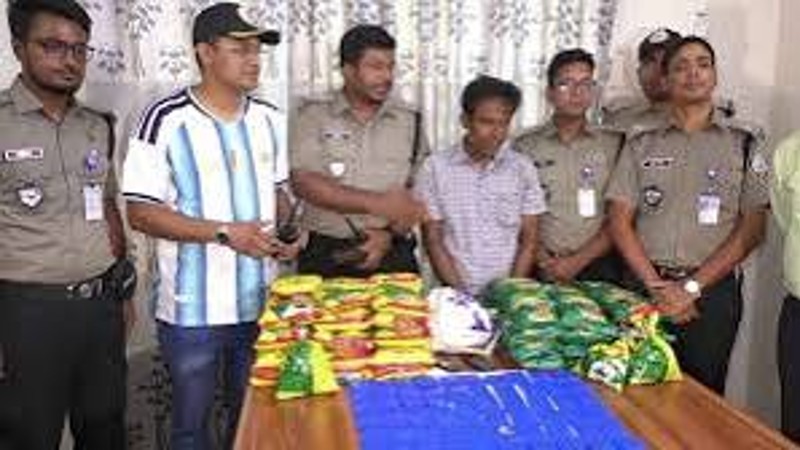 কুরিয়ারে আসা চায়ের প্যাকেটে মিলল ১২ হাজার পিস ইয়াবা, আটক ১