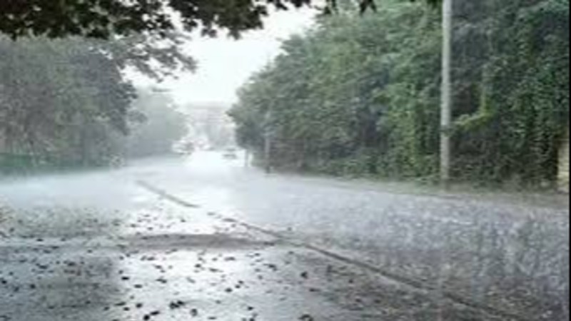 ৯ অঞ্চলে ঝোড়ো হাওয়ার পূর্বাভাস, সারাদেশে বৃষ্টিতে কমতে পারে তাপমাত্রা