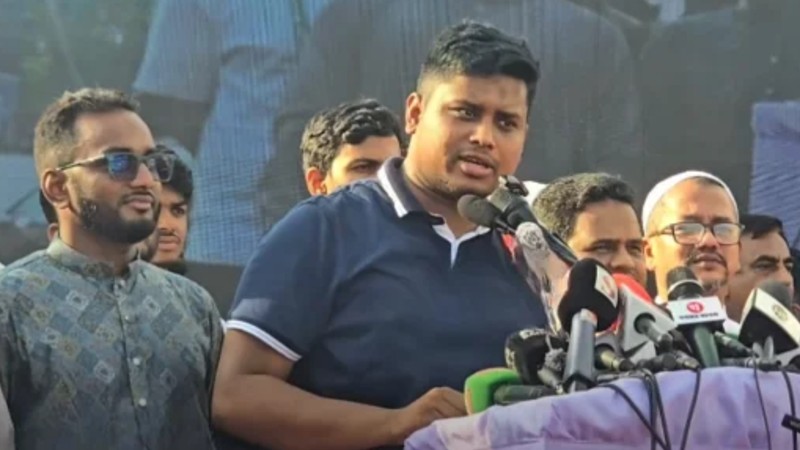 ‘এই ফার্মের মুরগিরা রাস্তায় এসেছে বলেই আজ আপনি শিক্ষামন্ত্রী’: হাসনাত আবদুল্লাহ