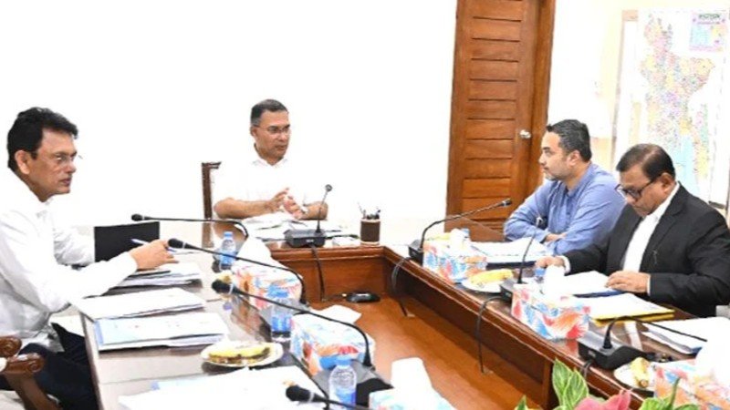 শিক্ষা সহায়তা ট্রাস্ট নিয়ে প্রধানমন্ত্রীর বৈঠক: ষষ্ঠ শ্রেণি থেকে স্নাতক পর্যন্ত মেয়েদের উপবৃত্তি চালুর নির্দেশ