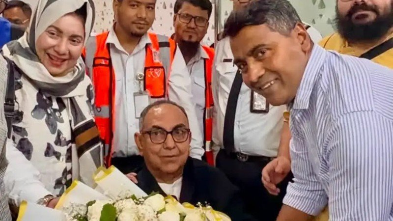 সাড়ে পাঁচ মাস পর চিকিৎসা শেষে দেশে ফিরলেন মির্জা আব্বাস